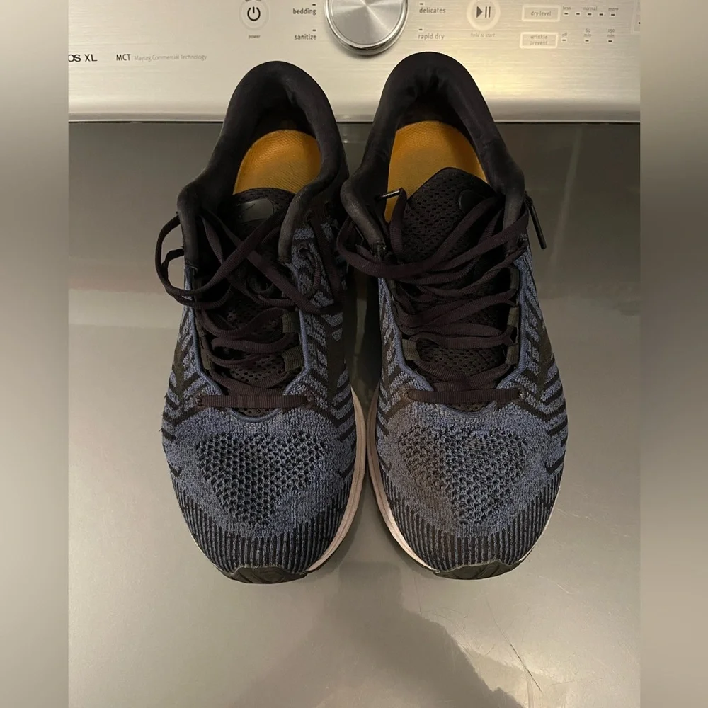 Men's Black and Blue Knit Running Shoes